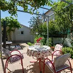 House Garden For Two