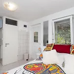 House Garden For Two Holiday home