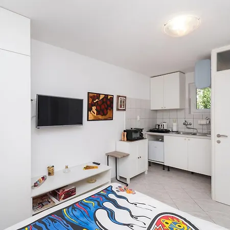 House Garden * Srima