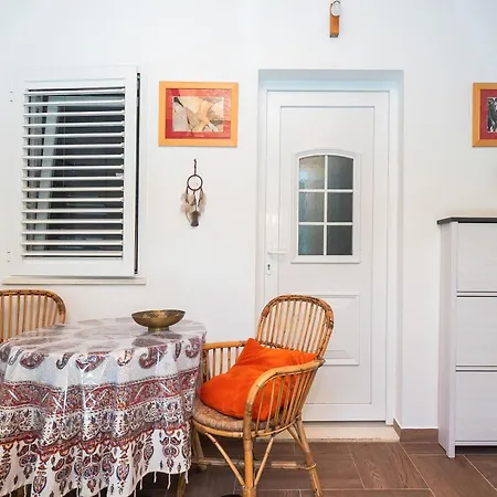 House Garden For Two Vakantiehuis Srima