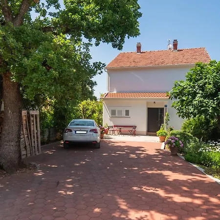 Vikendica House Garden For Two
