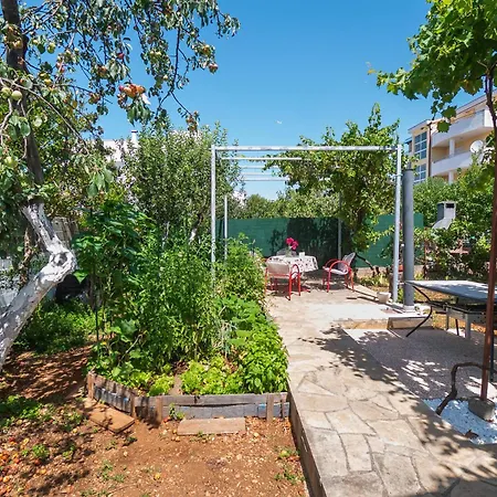 Vikendica House Garden For Two