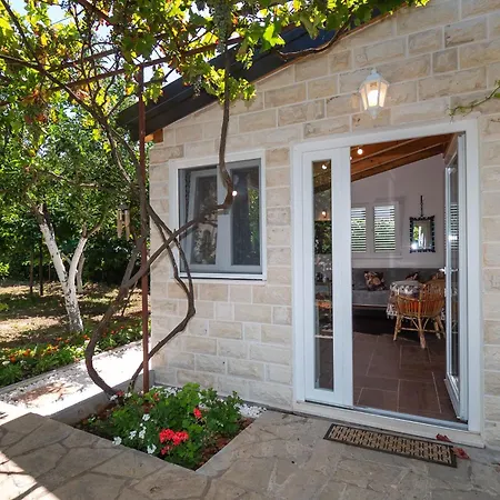 Vikendica House Garden For Two *