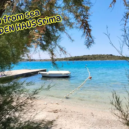 Feriehus House Garden Srima