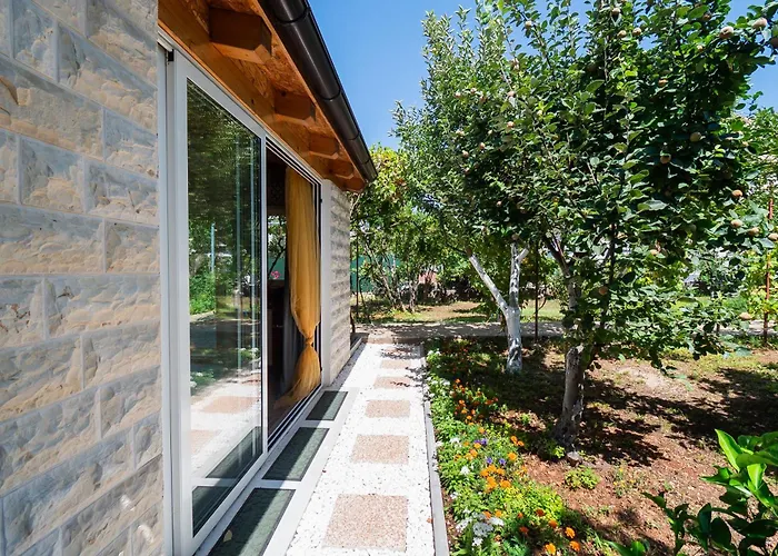 House Garden For Two Vakantiehuis Srima