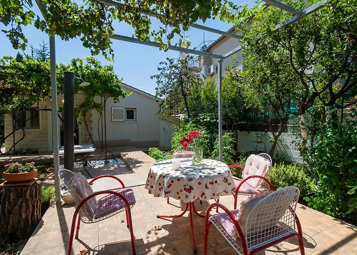 House Garden For Two