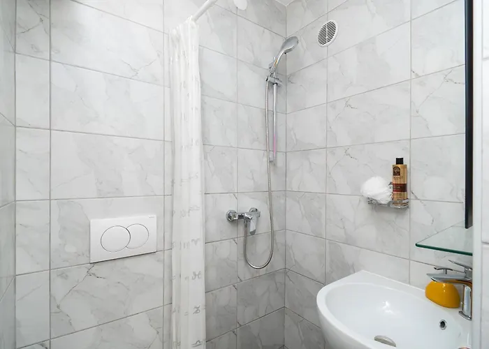 House Garden For Two * Srima