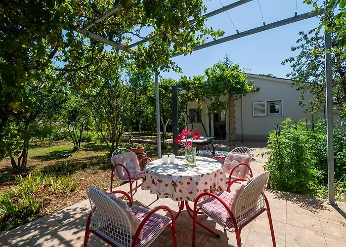 Vakantiehuis House Garden For Two *