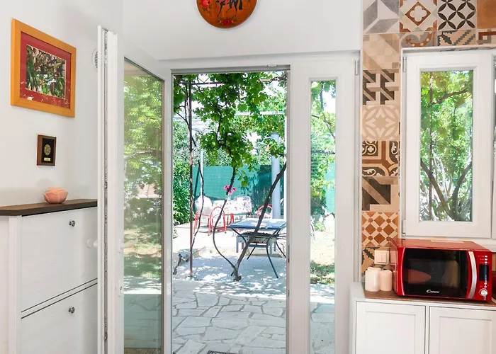 House Garden For Two Srima