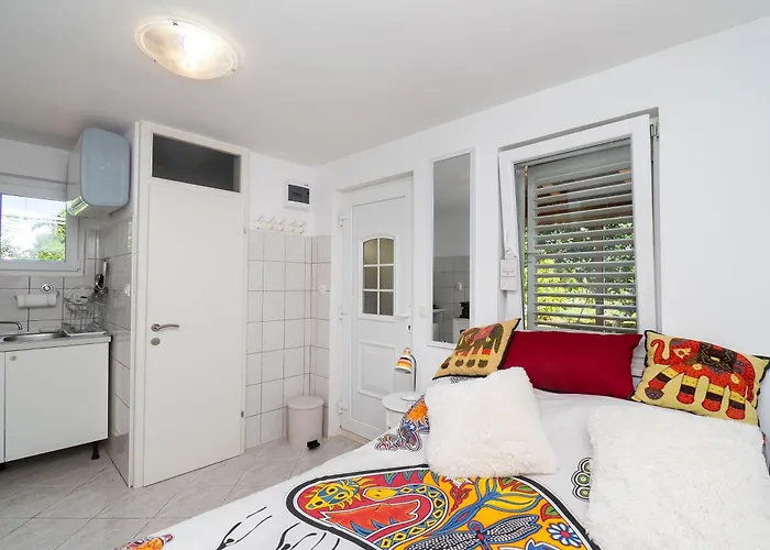 House Garden For Two Vakantiehuis