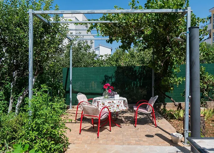 House Garden For Two Vakantiehuis