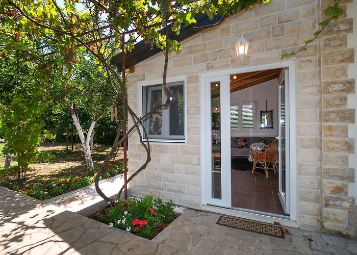 Vakantiehuis House Garden For Two *