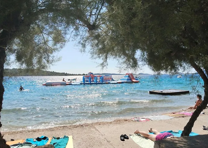 House Garden For Two Srima